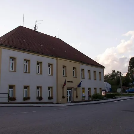 아파트 Restaurace Na Krizovatce *